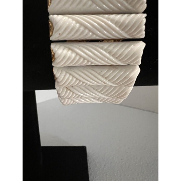 White Mid Century Stretch Expansion Bracelet Textured Acrylic MCM 1.125" Wide - Picture 4 of 9